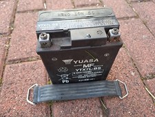 Aprilia RS4 125 Batterie mit Haltegummi