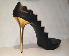 Just the right shoe Gold Heel