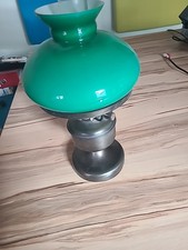 Petroliumlampe mit metallfuss, 36 Cm Hoch, grüner Schirm 