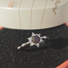 Echter schwarzer Opal rot Feuer Ringe Silberne Offen Ring Edelstein 58 Zirkonia