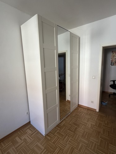 Weißer schrank mit - weißer, spiegel