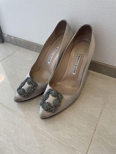 Manolo blahnik hangisi - manolo,