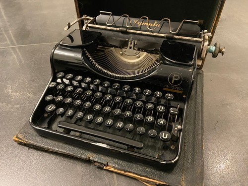 Vintage schreibmaschine - vintage,