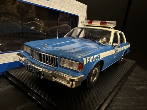 Out print model car - 1/18,