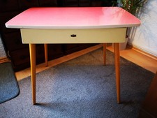 60er-Jahre  Beistelltich Rot mit vanilliegelber Schublade,Resopalplatte