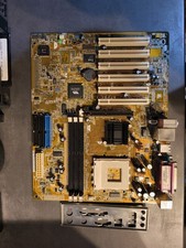 ASUS A7V8X-X Mainboard (Sockel A, VIA KT400)