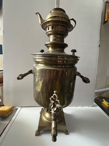 Großer russischer samowar aus - russischer,