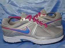 NEUE NIKE DART 9 SNEAKER