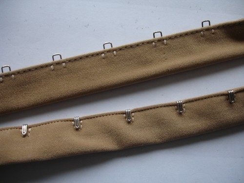Korsagenband haken und - korsagenband,, Ösen