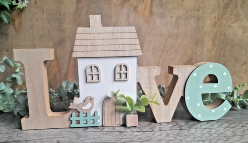 Love schriftzug mit - love, haus