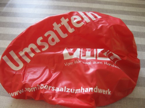 SATTEL-REGENSCHUTZ
