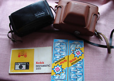 2 X VINTAGE FOTO CAMERA  KODAK INSTAMATIC 220 AGFA ISOLY  BLITZLAMPE KONVOLUT