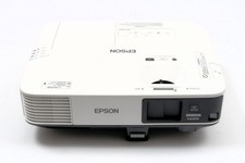 EPSON Beamer EB-2250U 3LCD