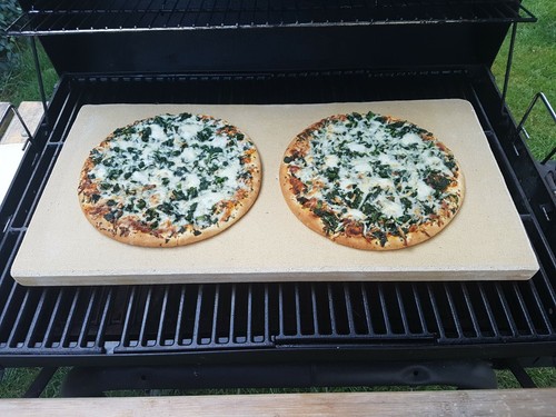 Bearbeitete pizzaplatte x - pizzaplatte,