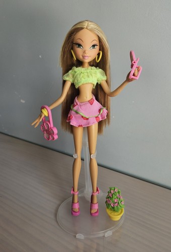 2004 winx club - club, flora