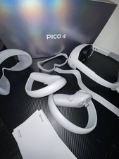 Pico 4 All-in-One VR Headset 128 GB Grau/Weiß Inkl. Controller und Kabel Top