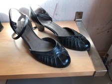 Pumps mit kleinem Absatz …