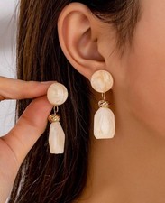 Aktion! Vintage Kunststoff Jade Marmor Design Ohrringe Modeschmuck Beige 