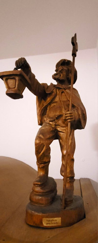 Handgeschnitzte holzfigur mann - handgeschnitzte,
