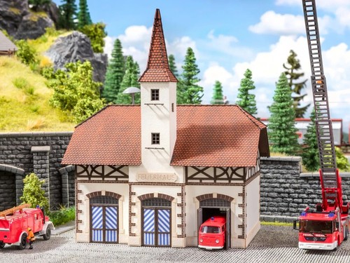 Noch 66380 feuerwehrwache - h0,