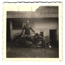 Fotografie Mann mit NSU