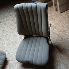Autositz vorne Beifahrersitz Oldtimer Mercedes Benz alt beige ohne Kopfstütze