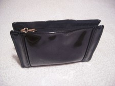 Yves Saint Laurent Beauté Kosmetiktasche, schwarz Lack, 19 x 13 x 4,5 cm