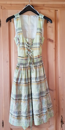 Wunderschönes dirndl von - wunderschönes,