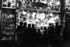 Menschen schauen auf ein