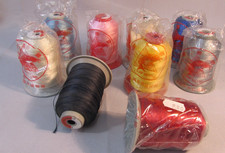 10  ältere Große Fadenspulen, teilw. OVP, CARP Brand, Set 1 , rot,blau, beige,..