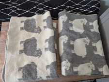 Laesø Plaid - Schäfchen Schurwolldecke - 2 Stück