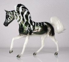 Breyer Pferd Classic Modellpferd Slither Halloween Araber