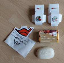 AIDA Give aways -  Pin 2024 + Pin 2025+ kleine Seife + Kussmund-Lesezeichen
