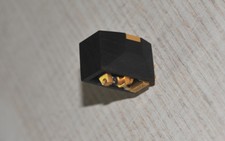 Exklusives Holzgehäuse für