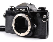 Exc+++++ Nikon FE analoge Spiegelreflexkamera schwarz 35 mm Gehäuse aus Japan...