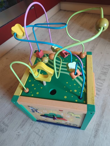 Motorikwürfel aus holz - motorikwürfel,