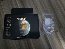 Apple iPad Pro M1 3. Gen, 11 Zoll inkl Netzteil, Hülle und Folie; Stift defekt 