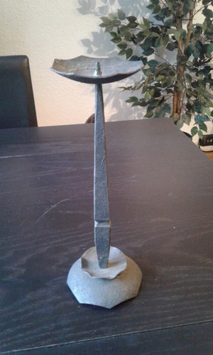 Geschmiedeter kerzenständer - geschmiedeter,