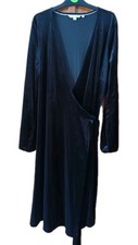 Boden Wickel- Samtkleid in