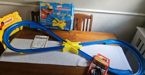 Hot wheels criss - wheels, cross