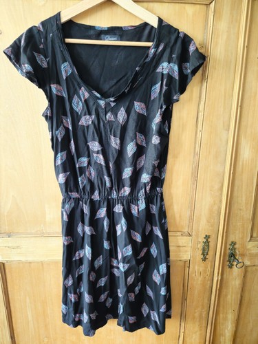 Leichtes sommerkleid mit - leichtes,