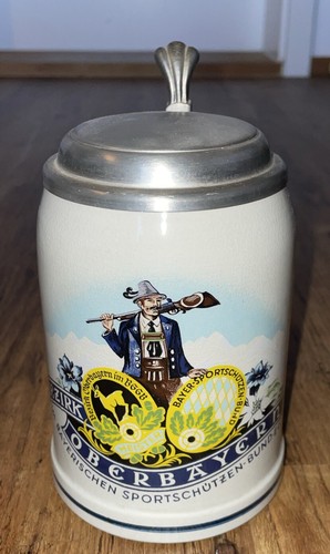 Alter bierkrug mit zinndeckel - bierkrug,