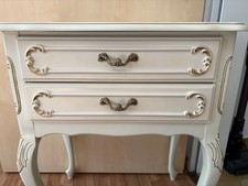Eleganter nachttisch - eleganter,