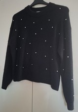 Schwarzer Rundhalspullover von