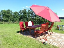 Gartenmöbel Sitzgruppe Set Holz incl. gr. Schirm rot