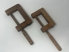 Zwei Holz Schraubzwingen Als