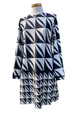 Kleid von Ana Alcazar