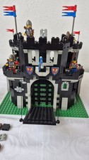 Schwarze Ritterburg 6085 von Lego.