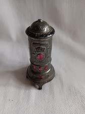 alter Metall Zinn Kanonenofen