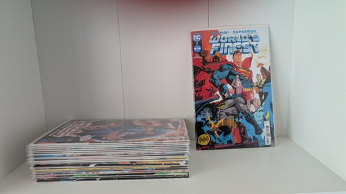 Batman superman world - batman/superman, world's